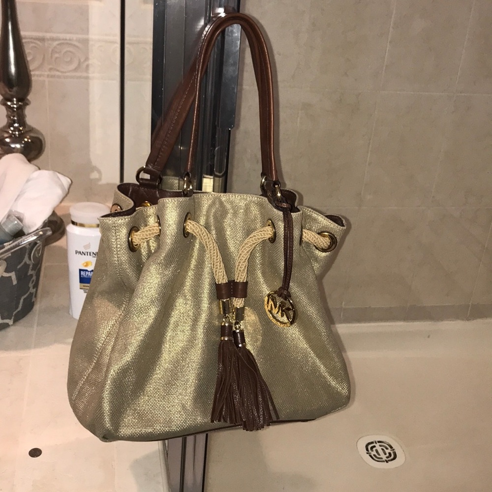 GENTLY USED MICHAEL KORS TOTE